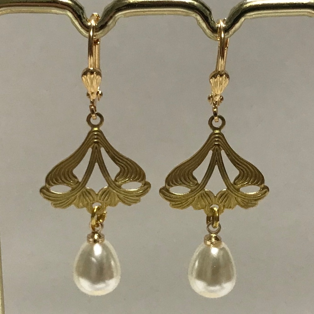 Crimson Peak Edith Cushing Gothic Gold Butterfly Pearl Earring Handmade Replicas - Picture 6 of 13